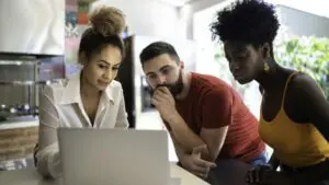 Should I Get A Financial Advisor In My 20s?